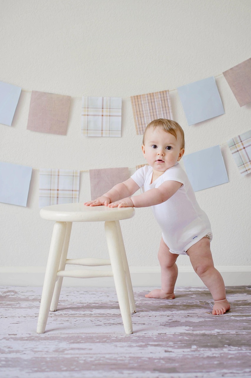 0到3岁宝宝鞋防滑全攻略，从踉跄到稳健，这几步走对了吗？